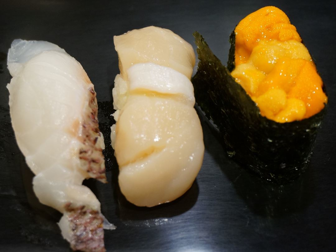 うに 立ち喰い鮨 まぐろ人 Standing Sushi Bar MAGUROBITO 立ち食い寿司 Sea Urchin