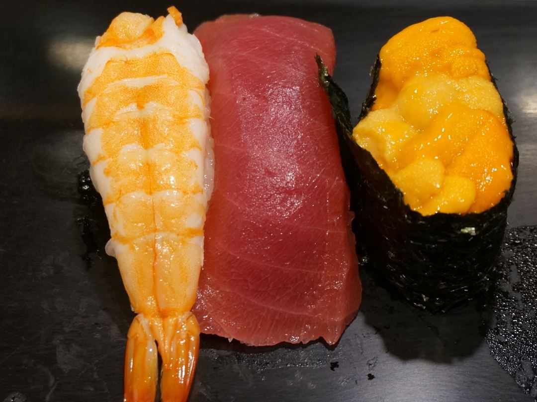 うに 立ち喰い鮨 まぐろ人 Standing Sushi Bar MAGUROBITO 立ち食い寿司 Sea Urchin