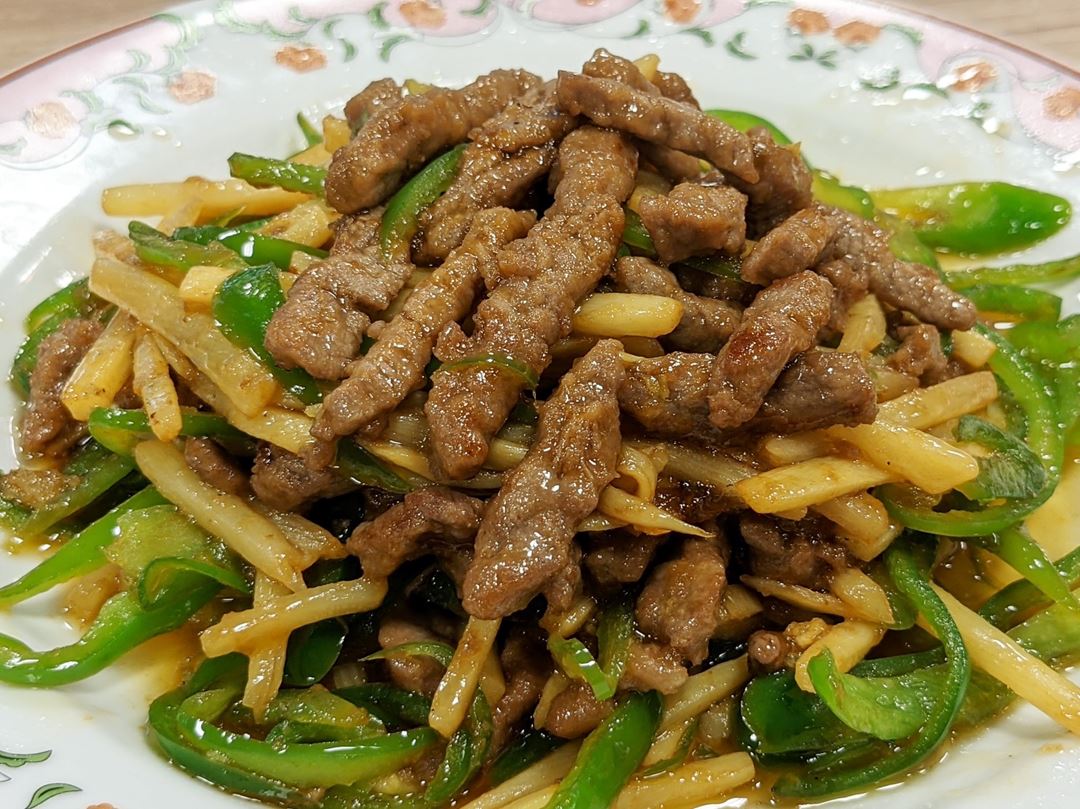 Gyoza OHSHO 餃子の王将 - Pepper Steak: Sauteed Sliced Beef and Pepper チンジャオロース