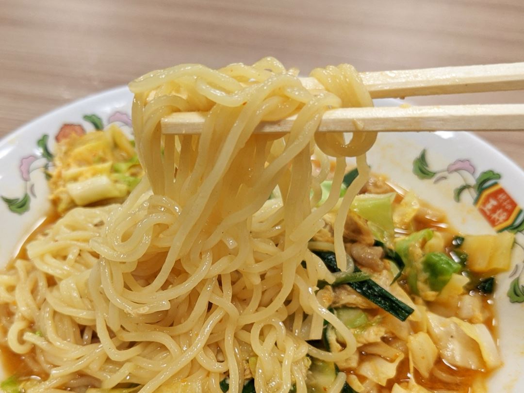Gyoza OHSHO 餃子の王将 Karatama Ramen Noodles with Egg and Hot Soup 辛玉ラーメン