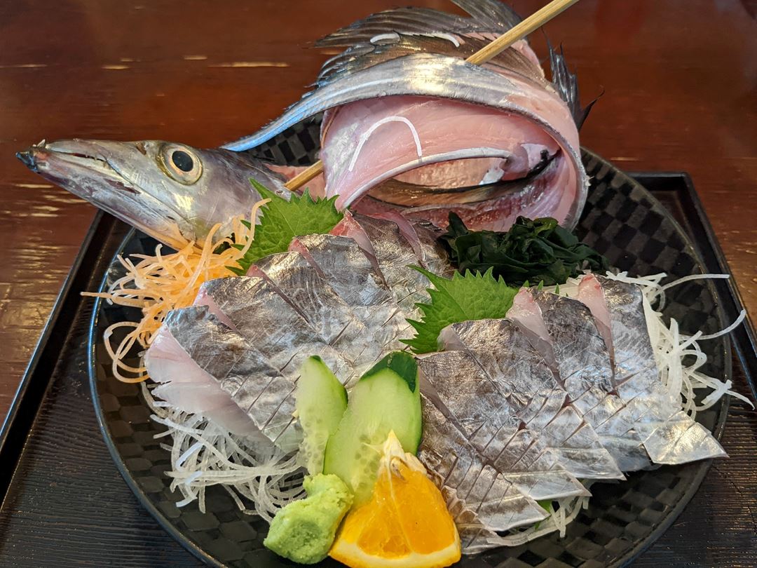 市場レストラン 西村商店 タチウオ料理 太刀魚刺身 Cutlass Fish