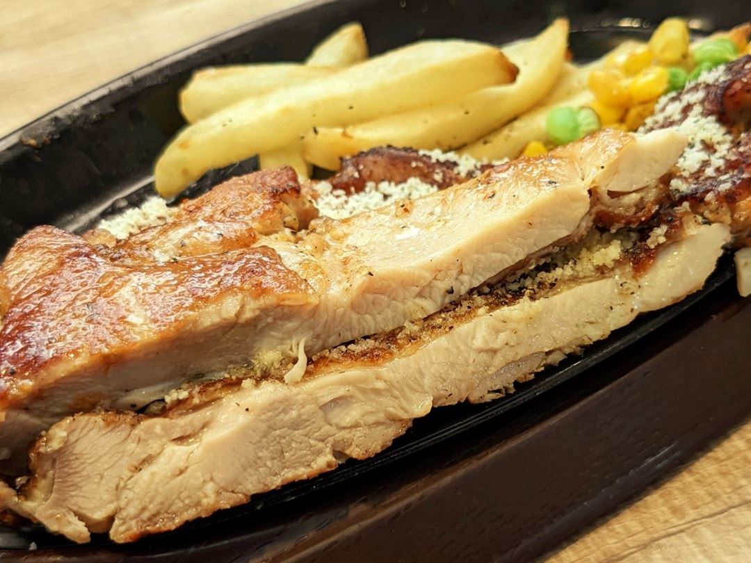 Grilled Spicy Chicken チキテキスパイス焼き Cafe Restaurant GUSTO カフェレストラン ガスト