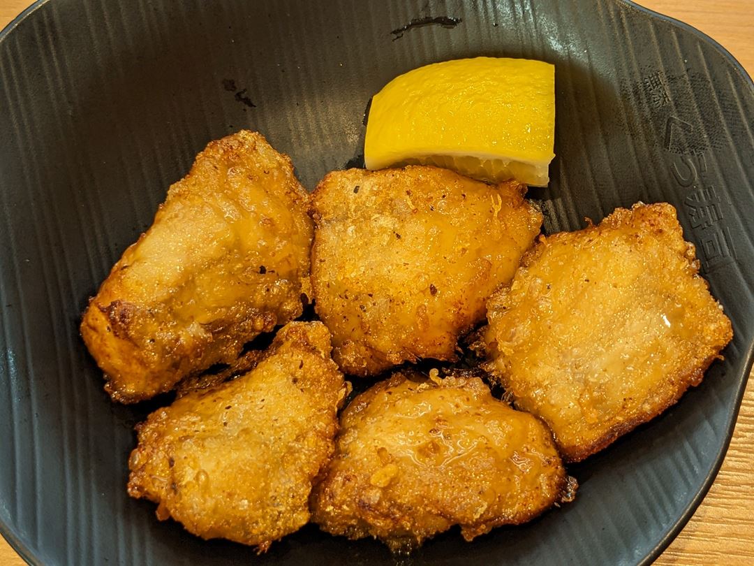 Deep Fried FUGU Blowfish Pufferfish 国産ふぐの唐揚げ Conveyor Belt Sushi Restaurant (Sushi Go Round) KURASUSHI くら寿司