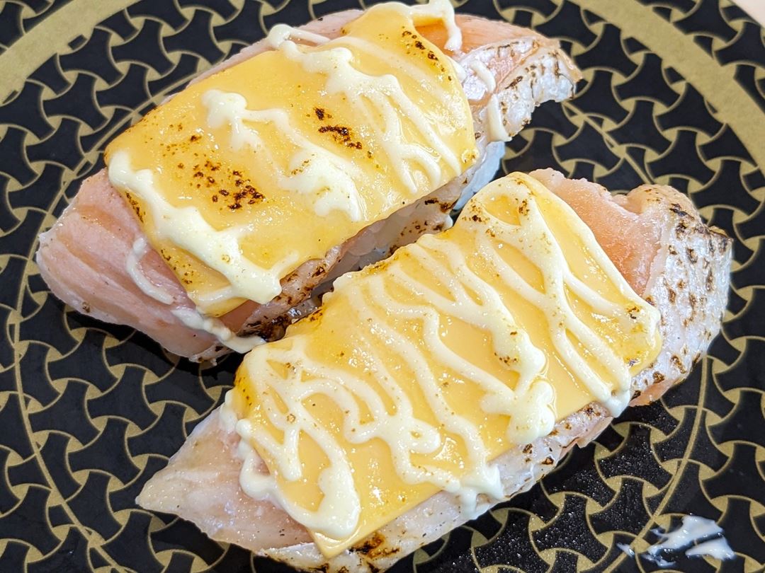 炙りとろサーモンチーズマヨ Flamed Fatty Salmon with Cheese Mayo HAMAZUSHI はま寿司 HAMASUSHI