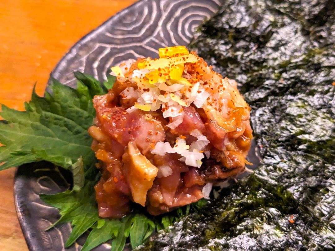 鹿児島地鶏種 鶏もも肉タタキ柚子味噌なめろう 大衆鳥料理 鳥ボーン 高知 居酒屋 鶏肉