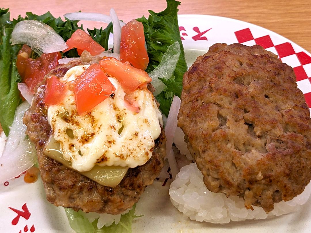 スシロー 炙りハンバーグチーズのサラダ寿司 Salad and Cheese Hamburg Steak SUSHIRO